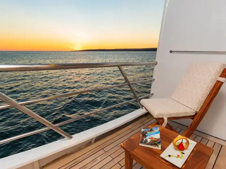 Golden-Stateroom-balcony-3-800x600 copy