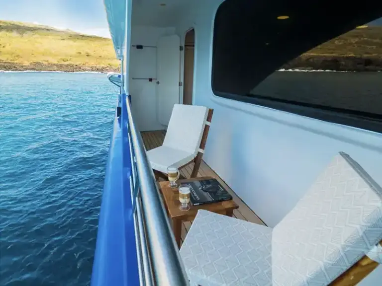 OCEAN SPRAY balcony side view