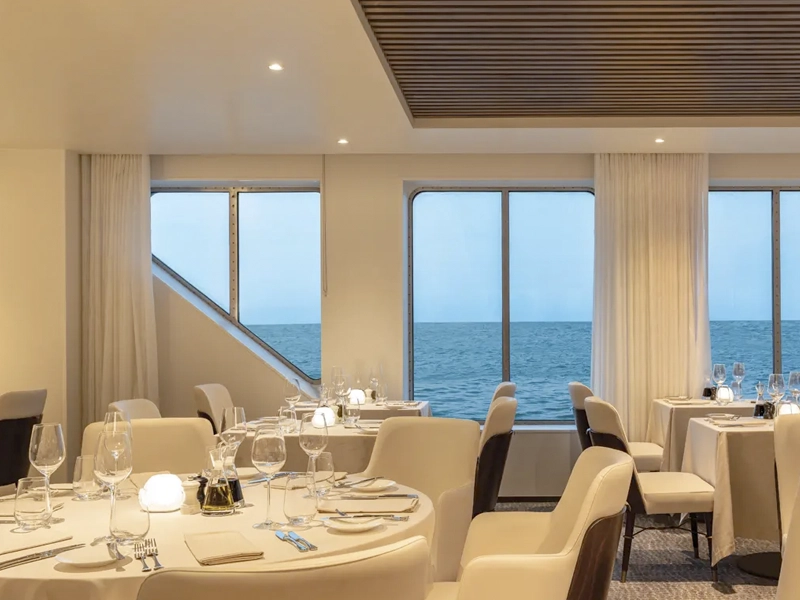 SILVER-ORIGIN-dining-the-restaurant-image
