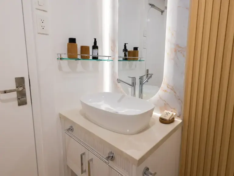 GALAXY-SIRIUS-cabins-bathroom