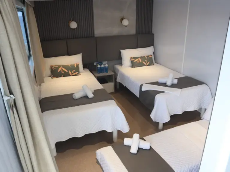 GALAXY-YACHT-triple-cabin-2-image