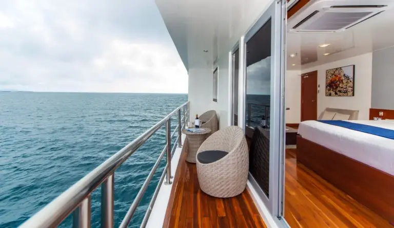 INFINITY YACHT suite balcony