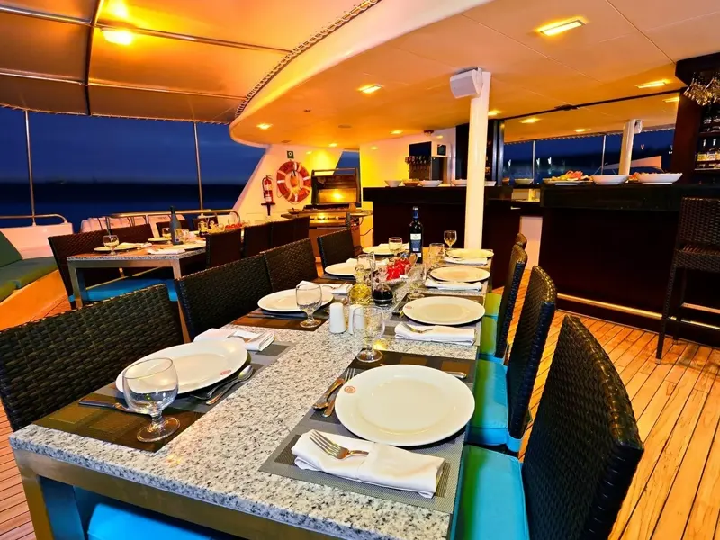 CELEBRITY-XPLORATION-al-fresco-image