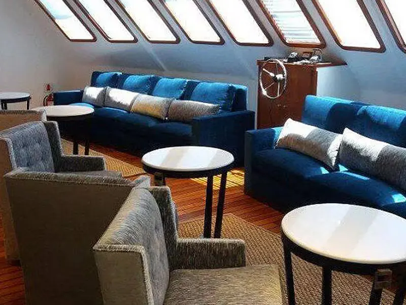 CELEBRITY-XPLORATION-lounge-image