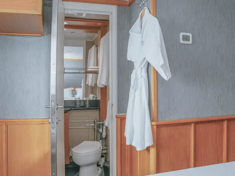 ISABELA-II-owners-cabin-2-image