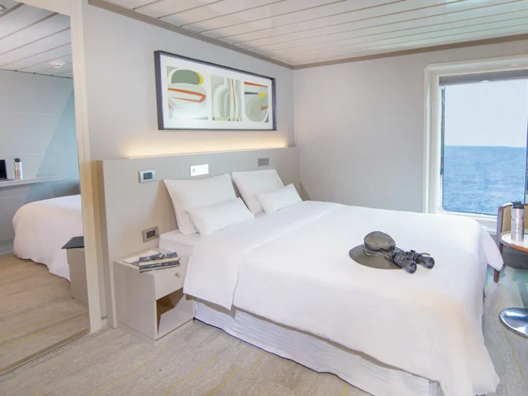 LA-PINTA-INTERCONNECTED-LUXURY-CABINS-image