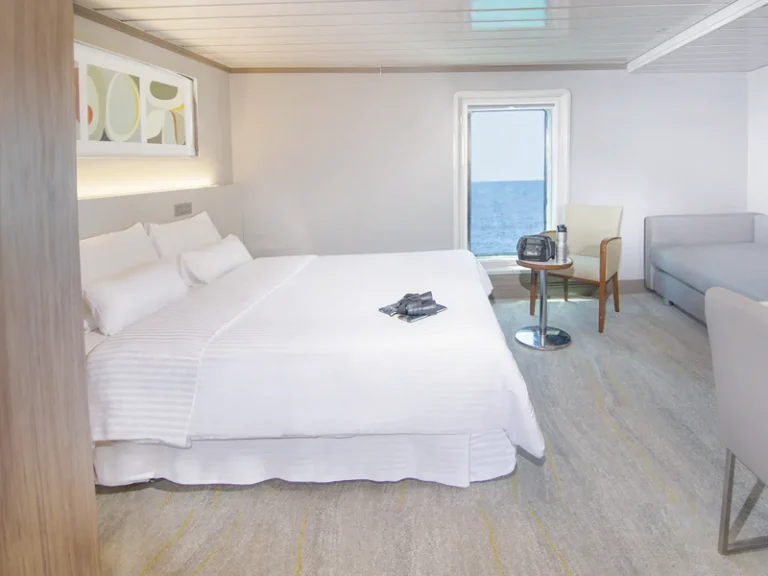 LA-PINTA-LUXURY-PLUS-CABINS-image