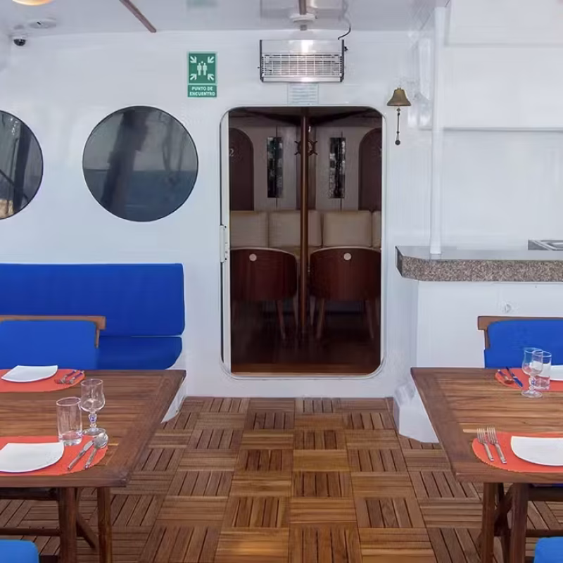CABINS NEMO II slider