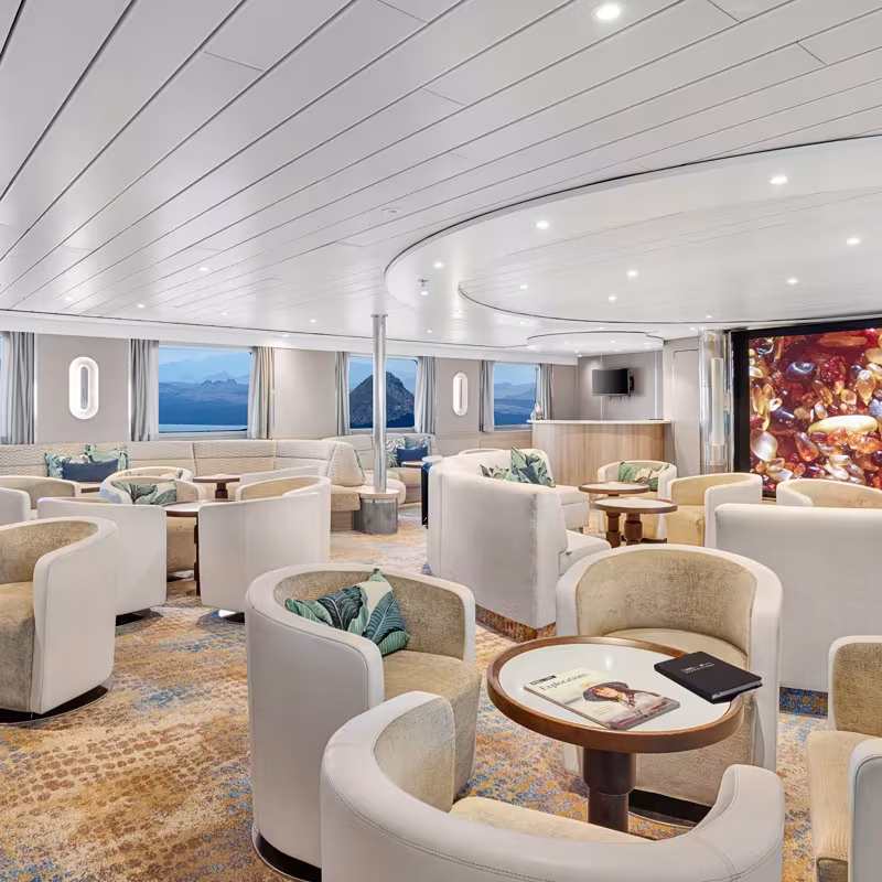 Ship-NG-Gemini-Interior-Discovery-Lounge-GBC