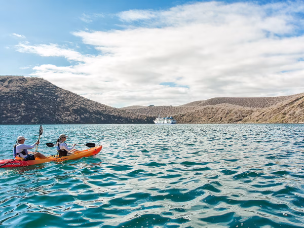 Yacht-Isabela-II-Kayak-Warm-Season-Galapagos-Islands